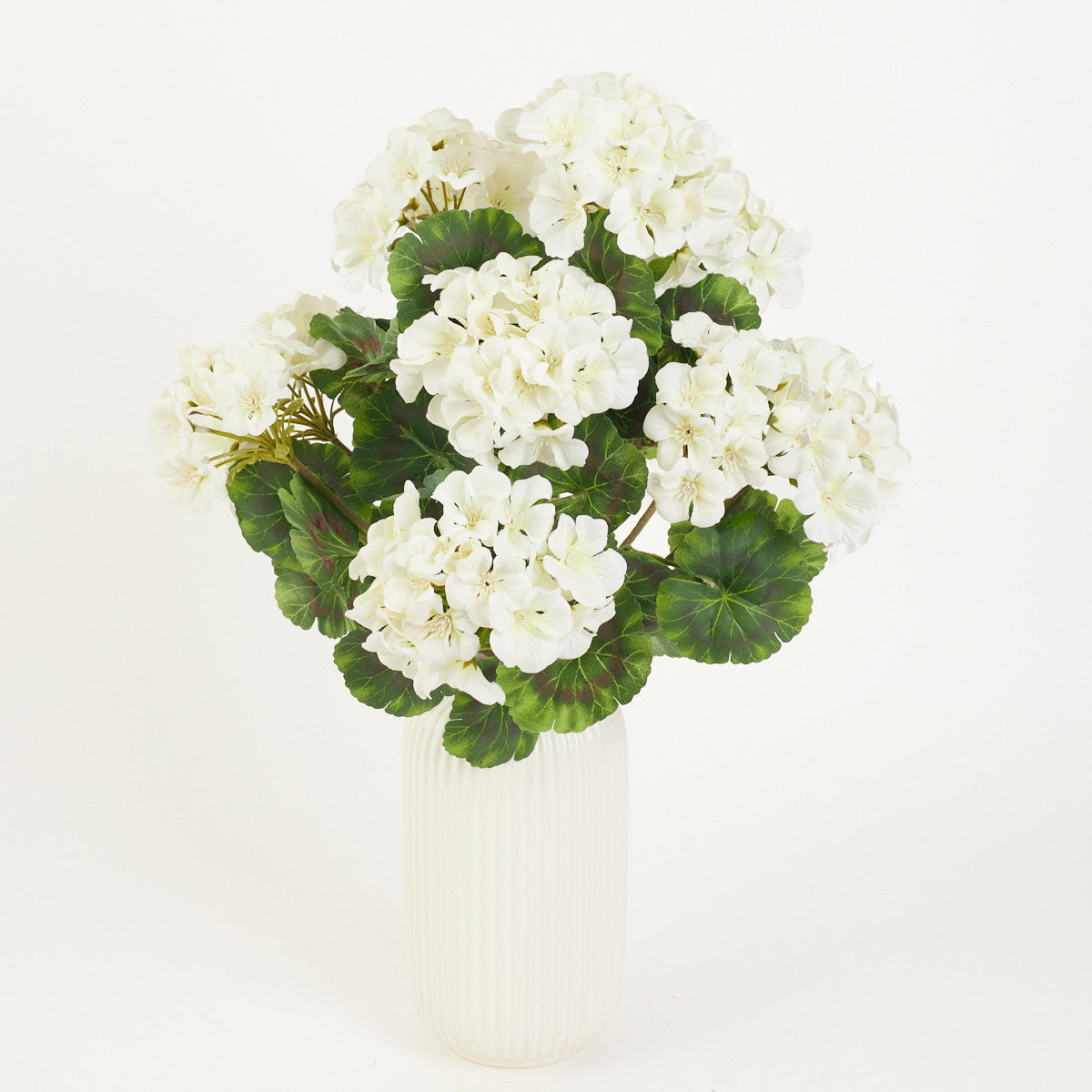 Kermanvärinen pelargoni – tekokukkakimppu, 56 cm