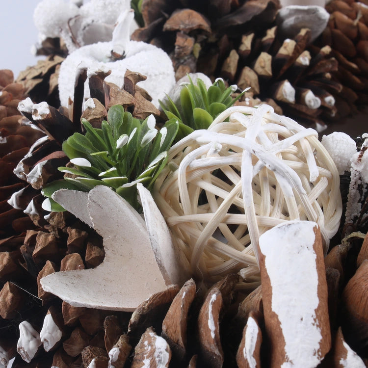 Joulukranssi kävyillä 30 cm - Tekokukat.fi